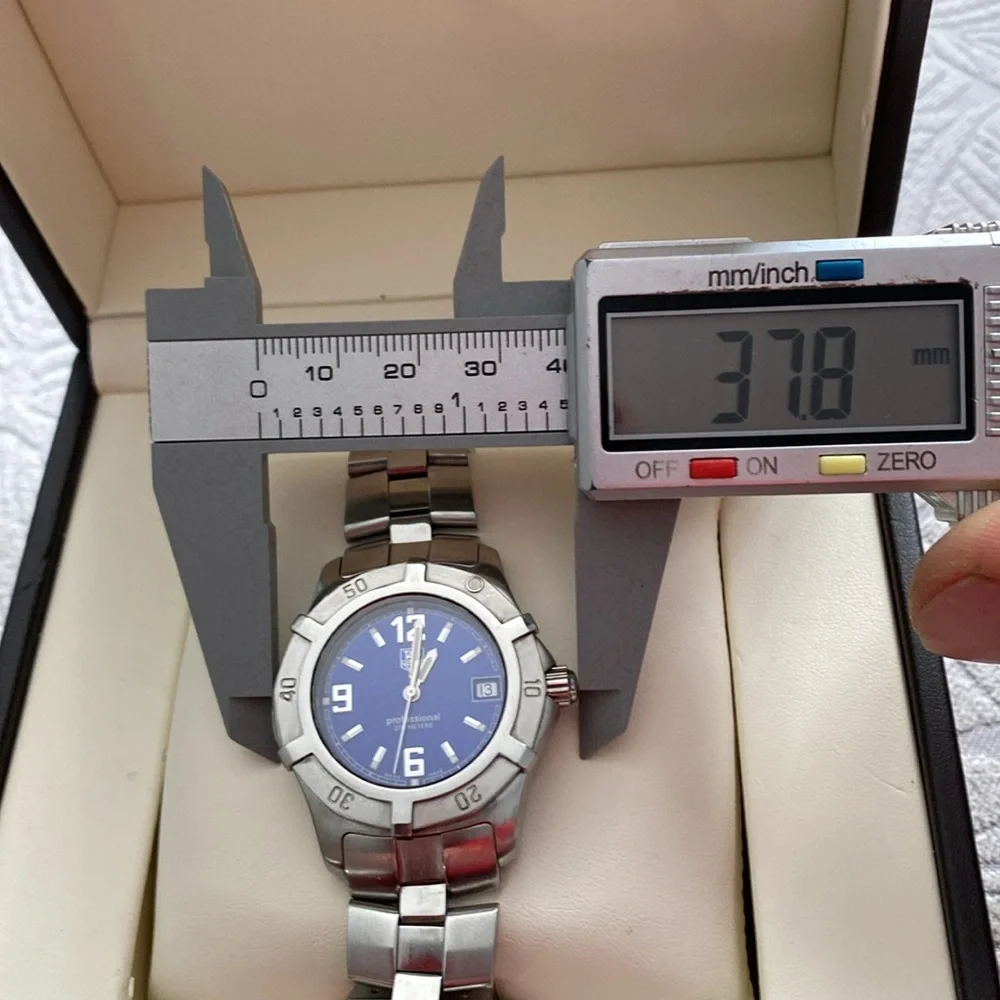 TAG HEUER 200m